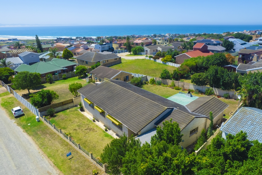 3 Bedroom Property for Sale in Wavecrest Eastern Cape